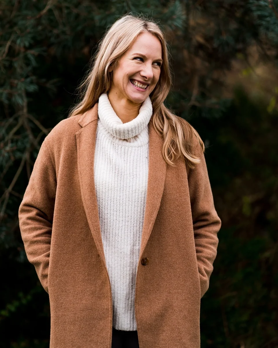 Dr. Rosalind Watts official website portrait
